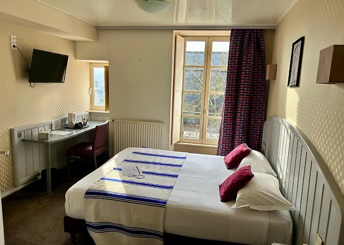 Cit\'Hotel le Challonge