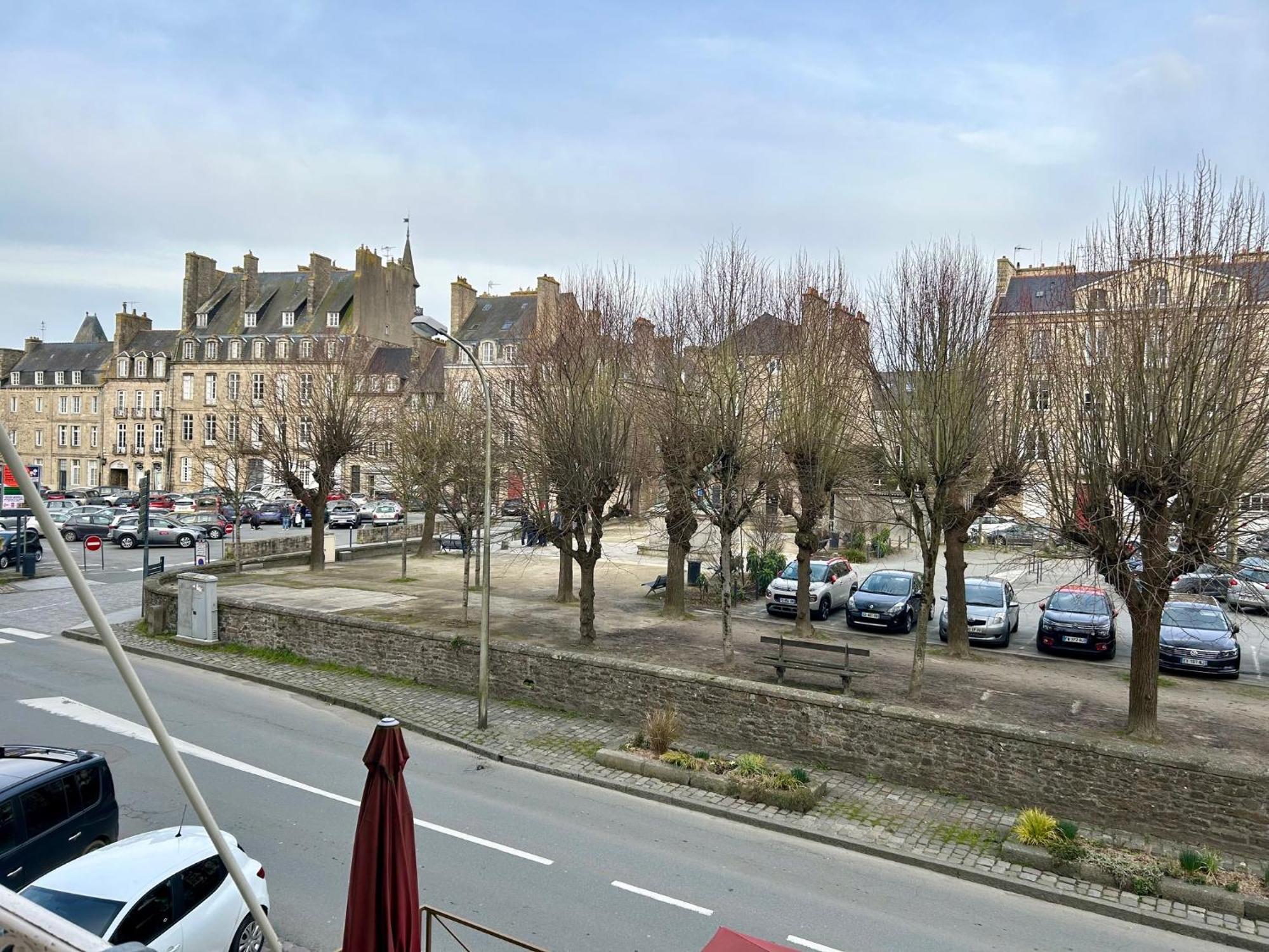 Cit'hotel Le Challonge